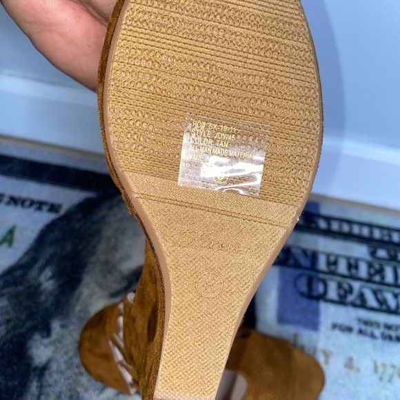 Wedges - Picture 9 of 12